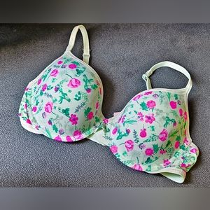 Victoria's Secret floral t-shirt bra - 36C